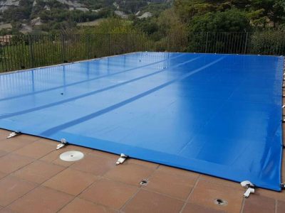 Cobertor de plástico azul de piscinas rectangulares para el invierno