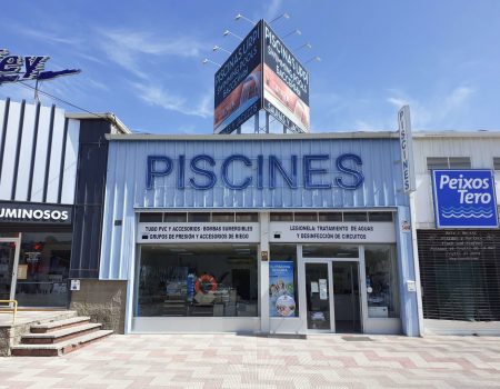 Servicio de tienda física de Piscinas Joaquim UrpÍ